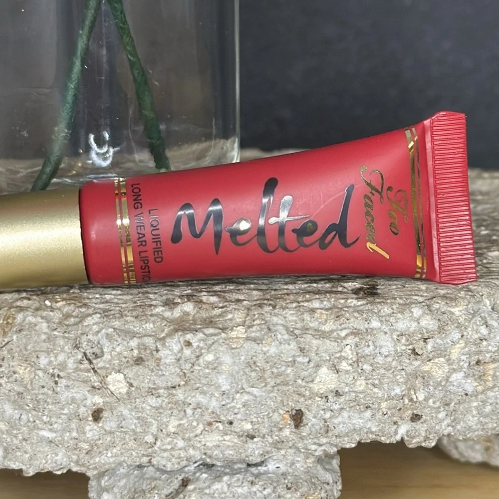 Too Faced Melted Liquified Long Wear Lipstick in Melted‎ Berry